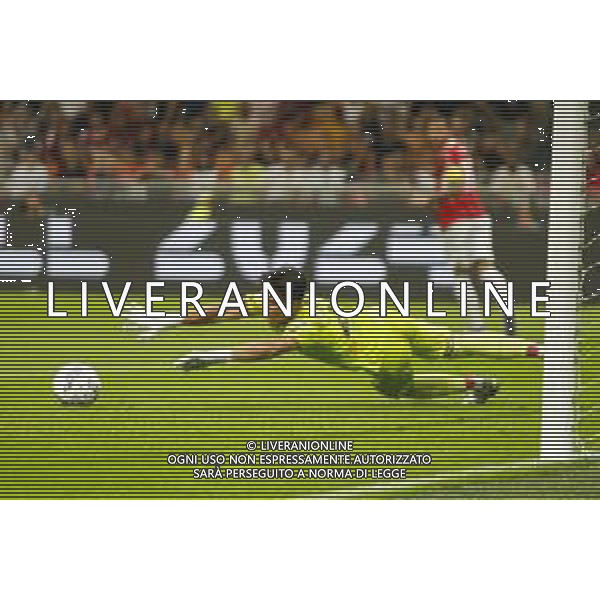 Samuel Pizzignacco of AC Monza makes a save during AC Milan vs AC Monza , 2° edition of "Trofeo Berlusconi", frendly match pre-season, at Giuseppe Meazza - San Siro stadium of Milano (MI), Italy, on August 13, 2024. (Photo by Davide Casentini)/ AGENZIA ALDO LIVERANI SAS