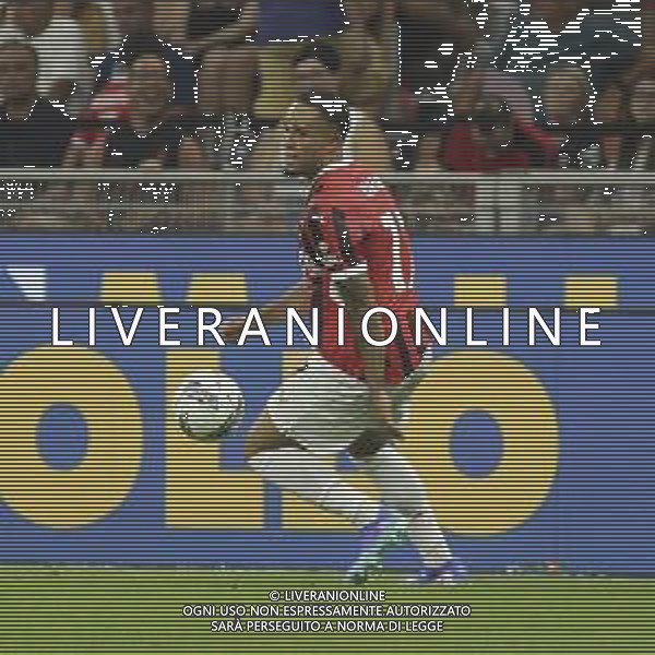 Noah Okafor of AC Milan play the ball during AC Milan vs AC Monza , 2° edition of "Trofeo Berlusconi", frendly match pre-season, at Giuseppe Meazza - San Siro stadium of Milano (MI), Italy, on August 13, 2024. (Photo by Davide Casentini)/ AGENZIA ALDO LIVERANI SAS