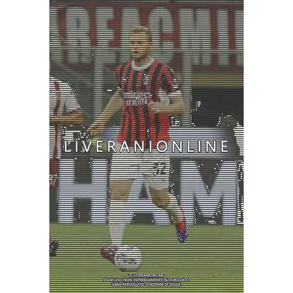 Tommaso Pobega of AC Milan play the ball during AC Milan vs AC Monza , 2° edition of "Trofeo Berlusconi", frendly match pre-season, at Giuseppe Meazza - San Siro stadium of Milano (MI), Italy, on August 13, 2024. (Photo by Davide Casentini)/ AGENZIA ALDO LIVERANI SAS