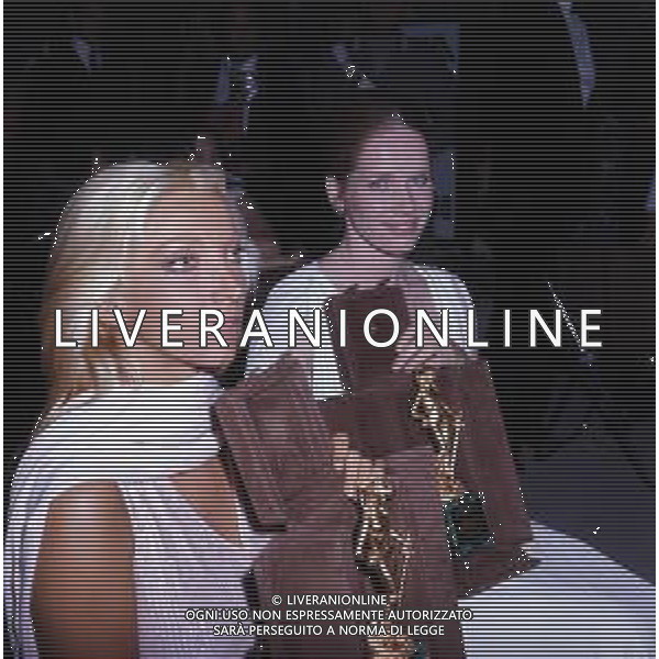 COL-MARIANGELA MELATO, attrice italiana - RETROSPETTIVA nella foto Mariangela Melato con LIV ULLMANN e il David di Donatello 1975 ©ARCHIVIO / AGENZIA ALDO LIVERANI SAS