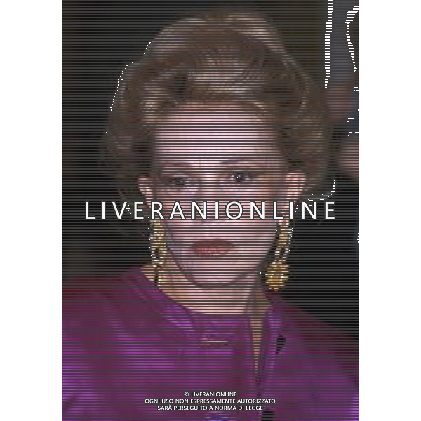 DIAP-RETROSPETTIVA JEANNE MOREAU ATTRICE NELLA FOTO JEANNE MOREAU A MILANO NELL\'ANNO 1987 ALLA PRESENTAZIONE DELL\'ANNUARIO DELLO SPETTACOLO “PATALOGO DIECI“ AG ALDO LIVERANI SAS