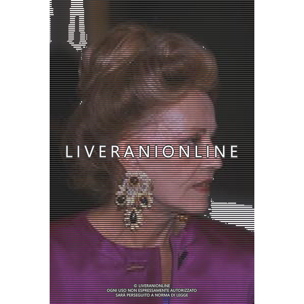 DIAP-RETROSPETTIVA JEANNE MOREAU ATTRICE NELLA FOTO JEANNE MOREAU A MILANO NELL\'ANNO 1987 ALLA PRESENTAZIONE DELL\'ANNUARIO DELLO SPETTACOLO “PATALOGO DIECI“ AG ALDO LIVERANI SAS