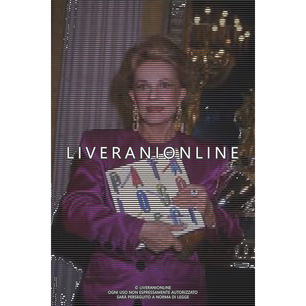 DIAP-RETROSPETTIVA JEANNE MOREAU ATTRICE NELLA FOTO JEANNE MOREAU A MILANO NELL\'ANNO 1987 ALLA PRESENTAZIONE DELL\'ANNUARIO DELLO SPETTACOLO “PATALOGO DIECI“ AG ALDO LIVERANI SAS