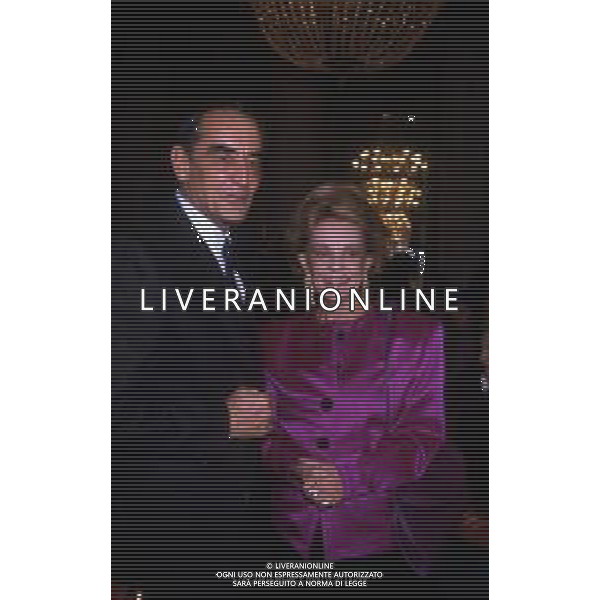 DIAP-RETROSPETTIVA JEANNE MOREAU ATTRICE NELLA FOTO JEANNE MOREAU A MILANO NELL\'ANNO 1987 ALLA PRESENTAZIONE DELL\'ANNUARIO DELLO SPETTACOLO “PATALOGO DIECI“CON VITTORIO GASSMAN AG ALDO LIVERANI SAS