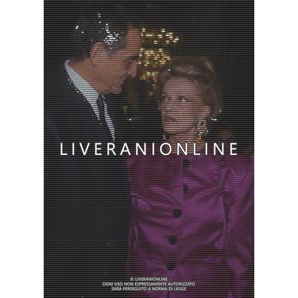 DIAP-RETROSPETTIVA JEANNE MOREAU ATTRICE NELLA FOTO JEANNE MOREAU A MILANO NELL\'ANNO 1987 ALLA PRESENTAZIONE DELL\'ANNUARIO DELLO SPETTACOLO “PATALOGO DIECI“CON VITTORIO GASSMAN AG ALDO LIVERANI SAS
