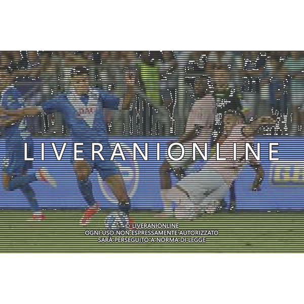 Alexander Jallow of Brescia Calcio FC competes for the ball with Roberto Insigne of Palermo FC during Brescia Calcio FC vs Palermo FC, 1° Serie BKT 2024-25 game at Mario Rigamonti stadium in Brescia, Italy, on August 16, 2024. (Photo by Davide Casentini)