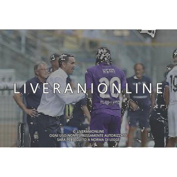 Raffaele Palladino Head coach of ACF Fiorentina speaks to Moise Kean of ACF Fiorentina during Parma FC vs ACF Fiorentina, 1° Serie A Enilive 2024-25 game at Ennio Tardini Stadium in Parma (PR), Italy, on August 17, 2024. (Photo by Davide Casentini)/AGENZIA ALDO LIVERANI SAS