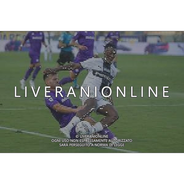Marin Pongracic of ACF Fiorentina battle for the ball with Woyo Coulibaly of Parma AC during Parma FC vs ACF Fiorentina, 1° Serie A Enilive 2024-25 game at Ennio Tardini Stadium in Parma (PR), Italy, on August 17, 2024. (Photo by Davide Casentini)/AGENZIA ALDO LIVERANI SAS