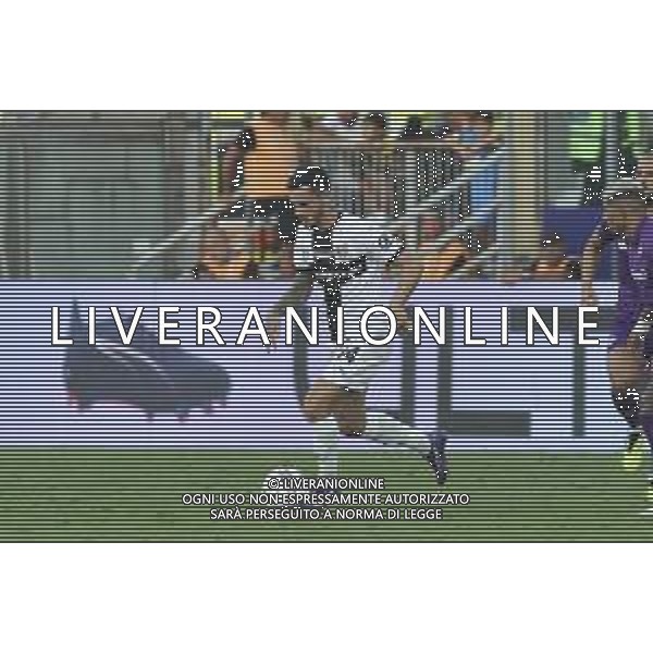 Emanuele Valeri of Parma AC play the ball during Parma FC vs ACF Fiorentina, 1° Serie A Enilive 2024-25 game at Ennio Tardini Stadium in Parma (PR), Italy, on August 17, 2024. (Photo by Davide Casentini)/AGENZIA ALDO LIVERANI SAS
