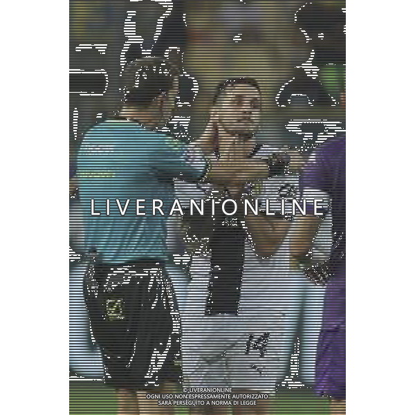 the Referee Giovanni Ayroldi speaks to Emanuele Valeri of Parma AC at the end of Parma FC vs ACF Fiorentina, 1° Serie A Enilive 2024-25 game at Ennio Tardini Stadium in Parma (PR), Italy, on August 17, 2024. (Photo by Davide Casentini)/AGENZIA ALDO LIVERANI SAS
