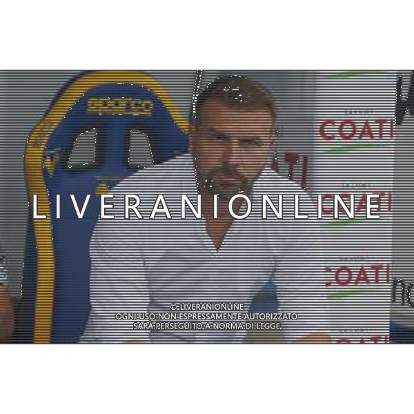 Paolo Zanetti Head Coach of Hellas Verona FC during Hellas Verona FC vs SSC Napoli, 1° Serie A EniLive 2024-25 game at Marcantonio Bentegodi Stadium in Verona (VR), Italy, on August 18, 2024. (Photo by Davide Casentini)/AGENZIA ALDO LIVERANI SAS