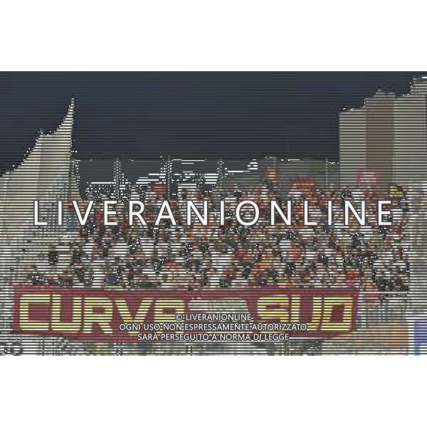 18-8-2024. Cagliari calcio-A.S. Roma. 1° Giornata Campionato Italiano Serie A 2024/2025, stadio Unipol Domus Cagliari. Foto Salvatore Moi/Agenzia Aldo Liverani s.as. Nella foto: Tifosi della Roma calcio nel settore ospiti dello stadio Unipol Domus. ©Salvatore Moi/AGENZIA ALDO LIVERANI SAS