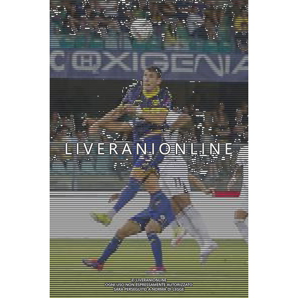 Giangiacomo Magnani of Hellas Verona FC heads the ball during Hellas Verona FC vs SSC Napoli, 1° Serie A EniLive 2024-25 game at Marcantonio Bentegodi Stadium in Verona (VR), Italy, on August 18, 2024. (Photo by Davide Casentini)/AGENZIA ALDO LIVERANI SAS