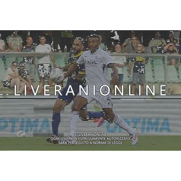 Grigoris Kastanos of Hellas Verona FC battle for the ball with Juan Jesus of SSC Napoli during Hellas Verona FC vs SSC Napoli, 1° Serie A EniLive 2024-25 game at Marcantonio Bentegodi Stadium in Verona (VR), Italy, on August 18, 2024. (Photo by Davide Casentini)/AGENZIA ALDO LIVERANI SAS