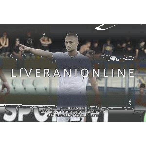 Stanislav Lobotka of SSC Napoli gestures during Hellas Verona FC vs SSC Napoli, 1° Serie A EniLive 2024-25 game at Marcantonio Bentegodi Stadium in Verona (VR), Italy, on August 18, 2024. (Photo by Davide Casentini)/AGENZIA ALDO LIVERANI SAS