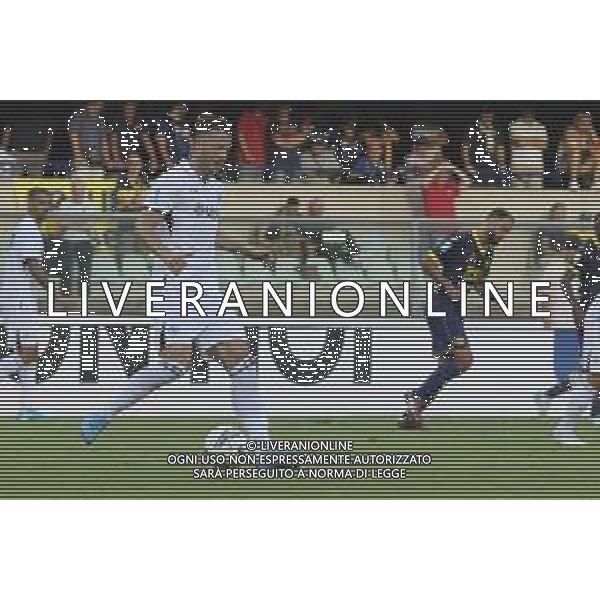 Amir Rrahmani of SSC Napoli play the ball during Hellas Verona FC vs SSC Napoli, 1° Serie A EniLive 2024-25 game at Marcantonio Bentegodi Stadium in Verona (VR), Italy, on August 18, 2024. (Photo by Davide Casentini)/AGENZIA ALDO LIVERANI SAS