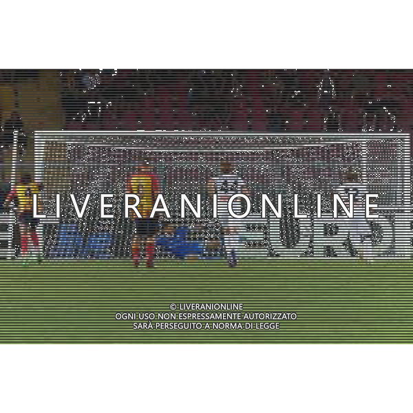 TVEM August 19, 2024 Lecce, Italy - US Lecce vs Atalanta - Italian soccer serie A 2024/25 - Via Del Mare Stadium. In the pic by Emmanuele Mastrodonato/agenzia Aldo Liverani sas: Mateo Retegui of Atalanta score the goal on penalty ©TVEM/AGENZIA ALDO LIVERANI SAS