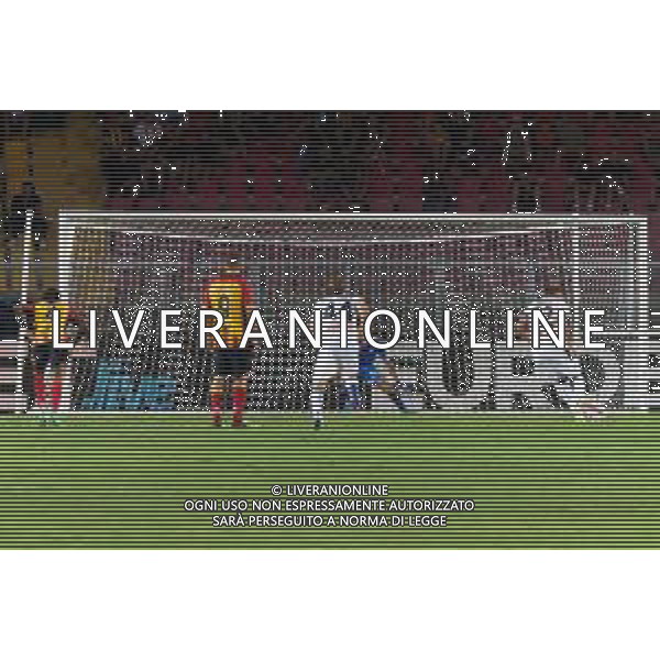 TVEM August 19, 2024 Lecce, Italy - US Lecce vs Atalanta - Italian soccer serie A 2024/25 - Via Del Mare Stadium. In the pic by Emmanuele Mastrodonato/agenzia Aldo Liverani sas: Mateo Retegui of Atalanta score the goal on penalty
