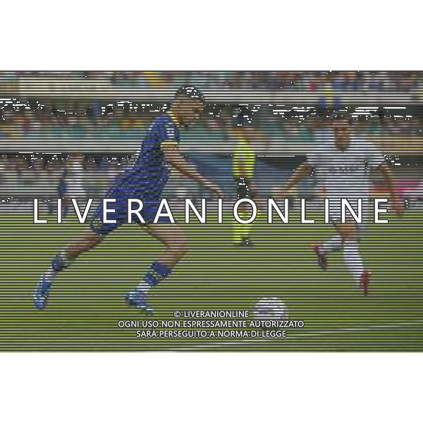 Reda Belahyane of Hellas Verona FC play the ball during Hellas Verona FC vs SSC Napoli, 1° Serie A EniLive 2024-25 game at Marcantonio Bentegodi Stadium in Verona (VR), Italy, on August 18, 2024. (Photo by Davide Casentini)/AGENZIA ALDO LIVERANI SAS