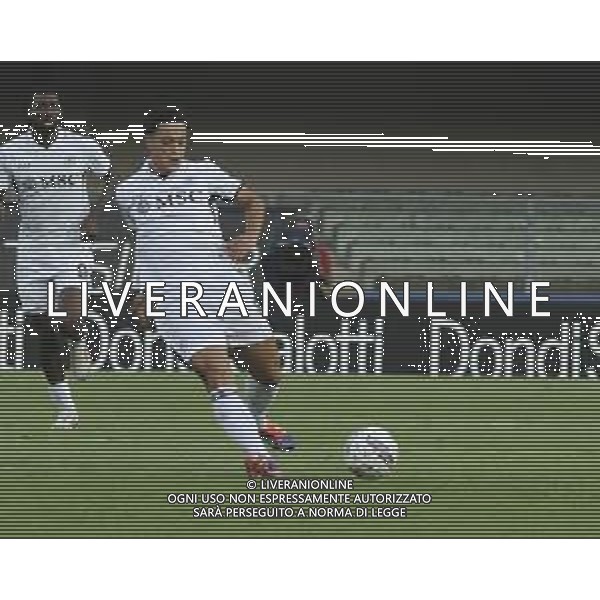 Giacomo Raspadori of SSC Napoli play the ball during Hellas Verona FC vs SSC Napoli, 1° Serie A EniLive 2024-25 game at Marcantonio Bentegodi Stadium in Verona (VR), Italy, on August 18, 2024. (Photo by Davide Casentini)/AGENZIA ALDO LIVERANI SAS