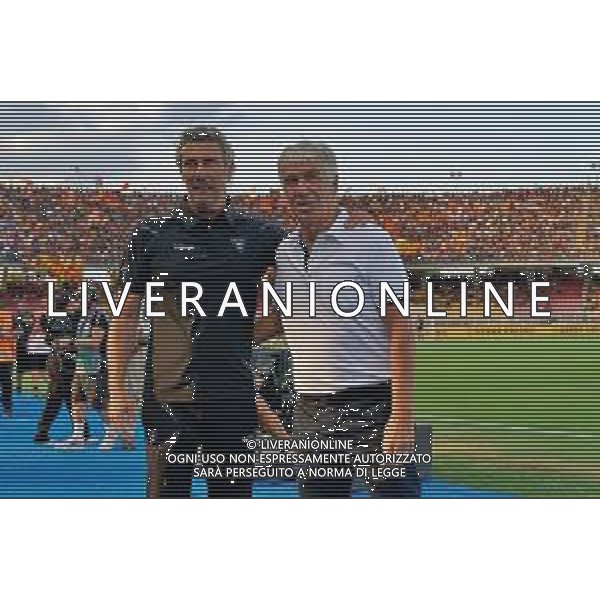 TVEM August 19, 2024 Lecce, Italy - US Lecce vs Atalanta - Italian soccer serie A 2024/25 - Via Del Mare Stadium. In the pic by Emmanuele Mastrodonato /AGENZIA ALDO LIVERANI SAS: coach Luca Gotti of US Lecce and coach Gian Piero Gasperini of Atalanta /AGENZIA ALDO LIVERANI SAS