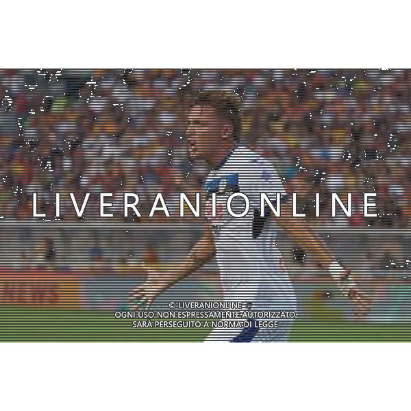 TVEM August 19, 2024 Lecce, Italy - US Lecce vs Atalanta - Italian soccer serie A 2024/25 - Via Del Mare Stadium. In the pic by Emmanuele Mastrodonato /AGENZIA ALDO LIVERANI SAS: Mateo Retegui of Atalanta celebrates after scoring a goal /AGENZIA ALDO LIVERANI SAS