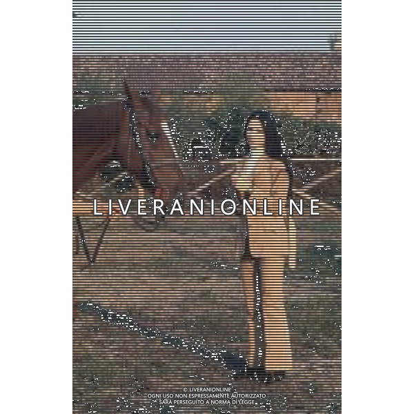 DIA- RETROSPETTIVA ROSANNA FRATELLO CANTANTE NELLA FOTO ROSANNA FRATELLO A MILANO NELL\'ANNO 1971 AL MANEGGIO AG ALDO LIVERANI SAS