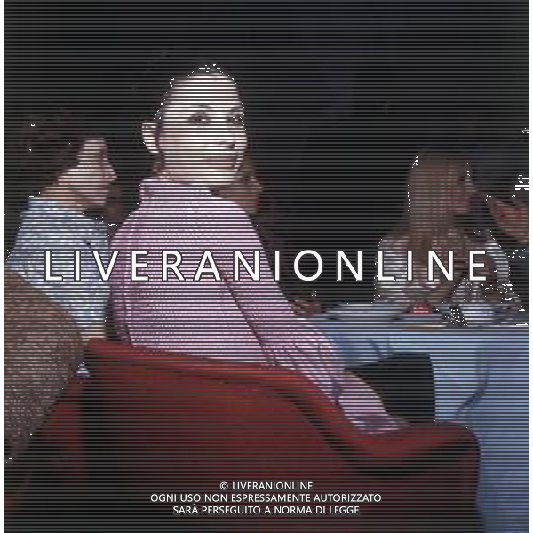 COL- RETROSPETTIVA ROSANNA FRATELLO CANTANTE NELLA FOTO ROSANNA FRATELLO A SALSOMAGGIORE TERME NELL\'ANNO 1970 CON LA MAMMA GEMMA AG ALDO LIVERANI SAS