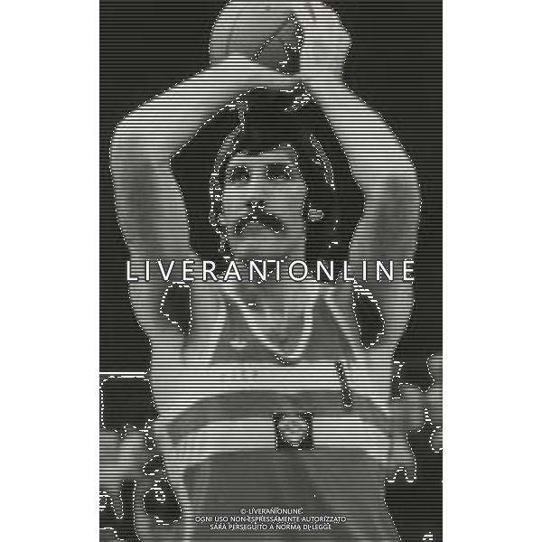 NEG-RETROSPETTIVA VOLODYMYR TKACHENKO BASKET NELLA FOTO VOLODYMYR TKACHENKO NAZIONALE URSS NELL\'ANNO 1980 AG ALDO LIVERANI SAS