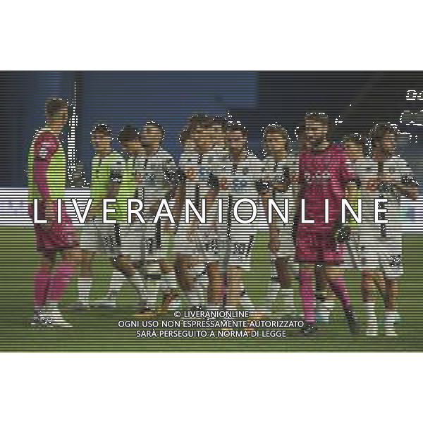 Cesena players applaud the fans following the final whistle during US Sassuolo Calcio vs Cesena FC, 2° Serie B BKT 2024-25 game at Mapei stadium - Città del Tricolore in Reggio Emilia (RE), Italy, on August 24, 2024. (Photo by Davide Casentini)/AGENZIA ALDO LIVERANI SAS