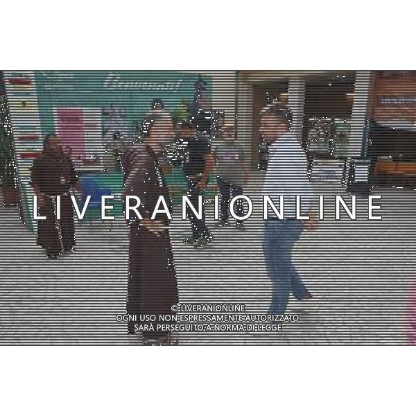 IMOLA 26 08 2024 VISITA DEL SINDACO MARCO PANIERI AL MERCATINO DEI FRATI CAPPUCCINI NELLA FOTO FRATE MATTEO GHISINI E SINDACO MARCO PANIERI FOTO GIANNI SANNA-AG ALDO LIVERANI SAS