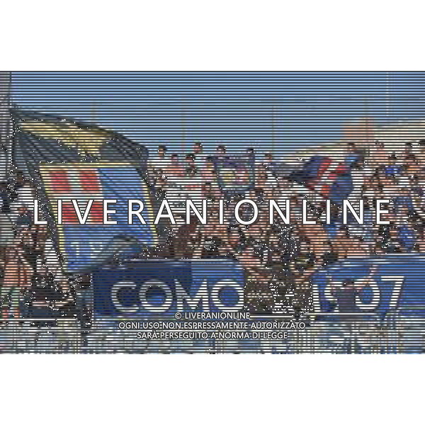 26-8-2024. Cagliari calcio-Como calcio 2° Giornata Campionato Italiano Serie A 2024/2025, stadio Unipol Domus Cagliari. Foto Salvatore Moi/Agenzia Aldo Liverani s.as. Nella foto: Tifosi del Como calcio nel settore ospiti dello stadio Unipol Domus. ©MOI SALVATORE / AGENZIA ALDO LIVERANI SAS