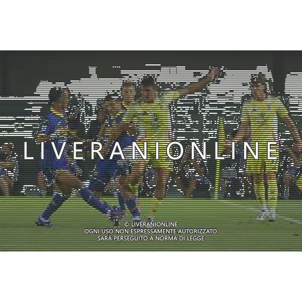Andrea Cambiaso of Juventus FC competes for the ball with Reda Belahyane of Hellas Verona FC during Hellas Verona FC vs Juventus FC, 2° Serie A Enilive 2024-25 game at Marcantonio Bentegodi Stadium in Verona (VR), Italy, on August 26, 2024. (Photo by Davide Casentini)/ AGENZIA ALDO LIVERANI SAS