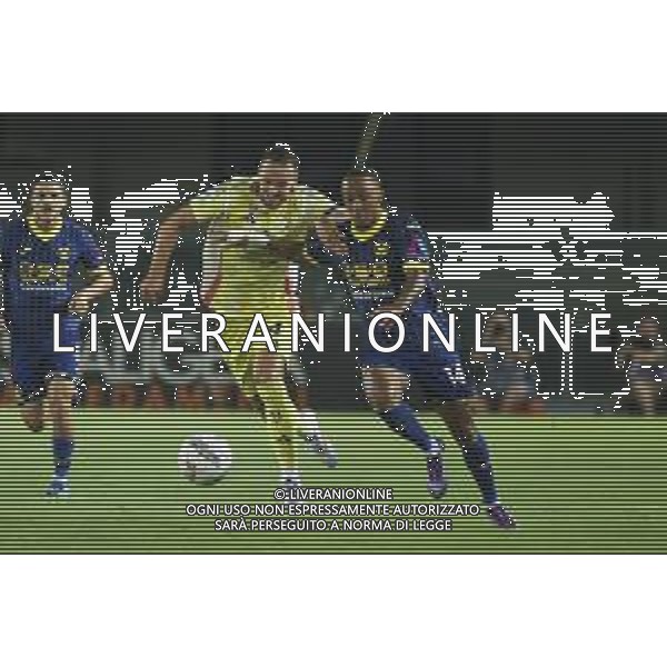 Dailon Livramento of Hellas Verona FC FC battle for the ball with Federico Gatti of Juventus FC during Hellas Verona FC vs Juventus FC, 2° Serie A Enilive 2024-25 game at Marcantonio Bentegodi Stadium in Verona (VR), Italy, on August 26, 2024. (Photo by Davide Casentini)/ AGENZIA ALDO LIVERANI SAS