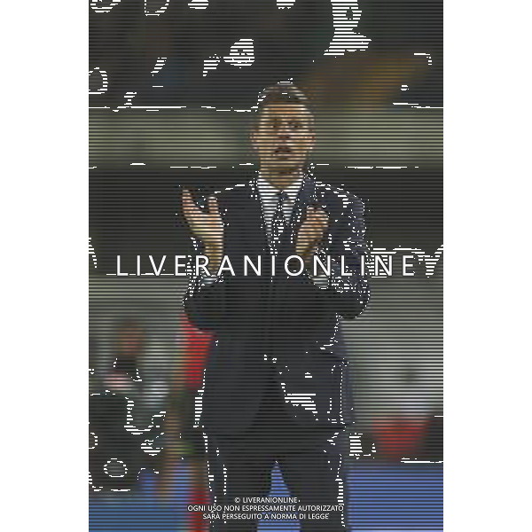 Thiago Motta Head Coach of Juventus FC claps the hand during Hellas Verona FC vs Juventus FC, 2° Serie A Enilive 2024-25 game at Marcantonio Bentegodi Stadium in Verona (VR), Italy, on August 26, 2024. (Photo by Davide Casentini)/ AGENZIA ALDO LIVERANI SAS