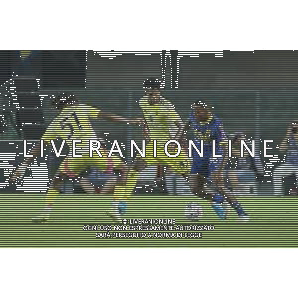 Jackson Tchatchoua of Hellas Verona FC bcontrasto1 Juan Cabal of Juventus FC during Hellas Verona FC vs Juventus FC, 2° Serie A Enilive 2024-25 game at Marcantonio Bentegodi Stadium in Verona (VR), Italy, on August 26, 2024. (Photo by Davide Casentini)/ AGENZIA ALDO LIVERANI SAS