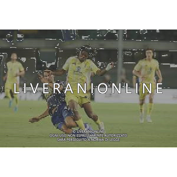 Diego Coppola of Hellas Verona FC battle for the ball with Samuel Mbangula of Juventus FC during Hellas Verona FC vs Juventus FC, 2° Serie A Enilive 2024-25 game at Marcantonio Bentegodi Stadium in Verona (VR), Italy, on August 26, 2024. (Photo by Davide Casentini)/ AGENZIA ALDO LIVERANI SAS