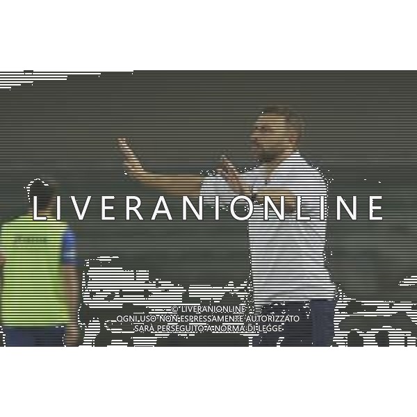 Paolo Zanetti Head Coach of Hellas Verona FC gestures during Hellas Verona FC vs Juventus FC, 2° Serie A Enilive 2024-25 game at Marcantonio Bentegodi Stadium in Verona (VR), Italy, on August 26, 2024. (Photo by Davide Casentini)/ AGENZIA ALDO LIVERANI SAS