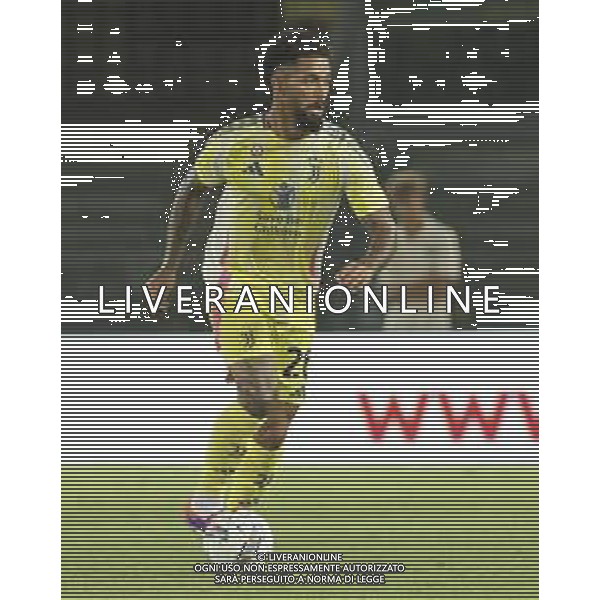 Douglas Luiz of Juventus FC play the ball during Hellas Verona FC vs Juventus FC, 2° Serie A Enilive 2024-25 game at Marcantonio Bentegodi Stadium in Verona (VR), Italy, on August 26, 2024. (Photo by Davide Casentini)/AGENZIA ALDO LIVERANI SAS