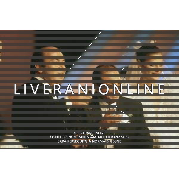 DIAP-RETROSPETTIVA GIANCARLO MAGALLI CONDUTTORE TELEVISIVO NELLA FOTO GIANCARLO MAGALLI CON SIMONA VENTURA E LINO BANFI AG ALDO LIVERANI SAS