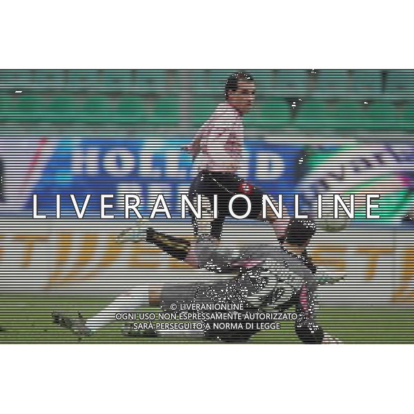 PALERMO, 10-01-2006 PALERMO - BARI COPPA ITALIA TIM CUP NELLA FOTO IL GOL DI MARIANO GONZALEZ PH ALDO LIVERANI