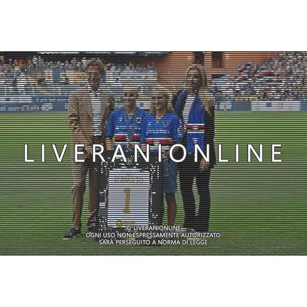 TVRG Sampdoria vs Bari nella foto Alice D\'Amato medaglia d\'oro nella ginnastica artistica alle Olimpiadi di Parigi 2024 premiata prima della gara, con lei sulla DX la sorella gemella Asia Genova 31-08-2024 Stadio Luigi Ferraris - Marassi Campionato Serie BKT - 4a giornata foto Roberto Garavaglia/Agenzia Aldo Liverani sas