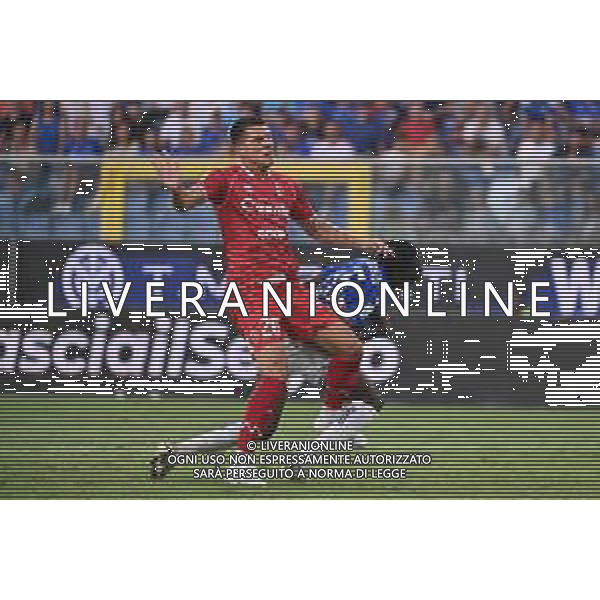 TVRG Sampdoria vs Bari nella foto il contatto in area tra Karlo Lulic (Bari) e Ebenezer Akinsanmiro (Sampdoria) guidicato regolare dall\'arbitro Fabio Maresca di Napoli e dal VAR Genova 31-08-2024 Stadio Luigi Ferraris - Marassi Campionato Serie BKT - 4a giornata foto Roberto Garavaglia/Agenzia Aldo Liverani sas