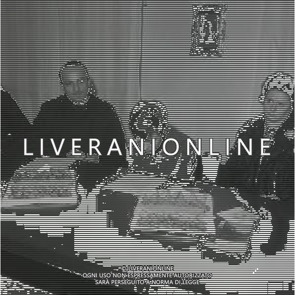 NEG-RETROSPETTIVA RITA PAVONE CANTANTE NELLA FOTO RITA PAVONE A MILANO ALL\'ISTITUTO DON GNOCCHI NELL\'ANNO 1964 A MILANO AG ALDO LIVERANI SAS