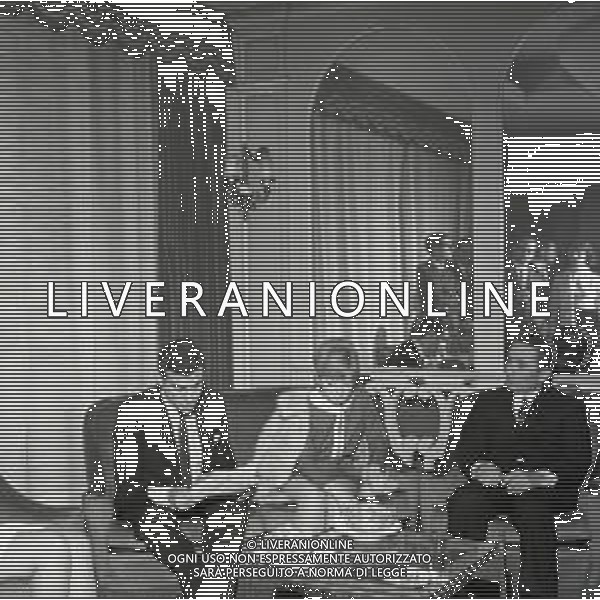 NEG-RETROSPETTIVA RITA PAVONE CANTANTE NELLA FOTO RITA PAVONE NELL\'ANNO 1968 A PARMA CON TEDDY RENO AG ALDO LIVERANI SAS 