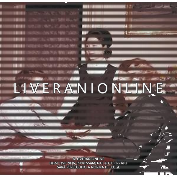 COL-RETROSPETTIVA RITA PAVONE CANTANTE NELLA FOTO RITA PAVONE DALLA CARTOMANTE NATALINA ETERNO 01-11-1965 AG ALDO LIVERANI SAS 