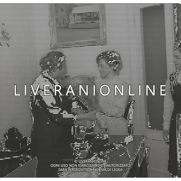 NEG-RETROSPETTIVA RITA PAVONE CANTANTE NELLA FOTO RITA PAVONE DALLA CARTOMANTE NATALINA ETERNO 01-11-1965 AG ALDO LIVERANI SAS