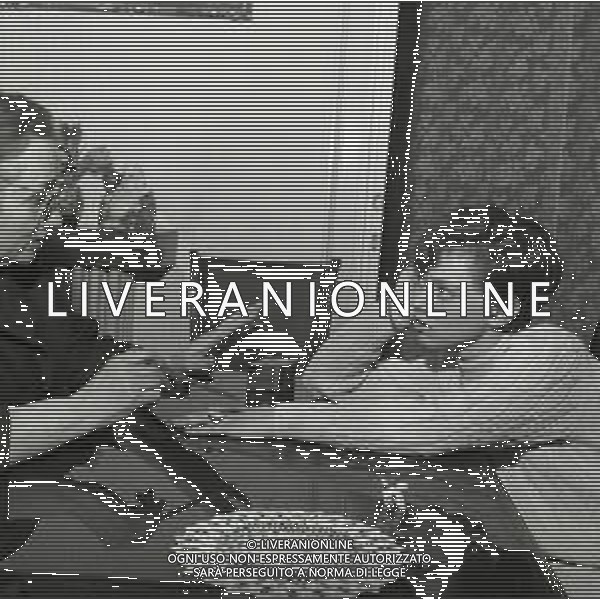 NEG-RETROSPETTIVA RITA PAVONE CANTANTE NELLA FOTO RITA PAVONE DALLA CARTOMANTE NATALINA ETERNO 01-11-1965 AG ALDO LIVERANI SAS