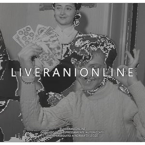 NEG-RETROSPETTIVA RITA PAVONE CANTANTE NELLA FOTO RITA PAVONE DALLA CARTOMANTE NATALINA ETERNO 01-11-1965 AG ALDO LIVERANI SAS