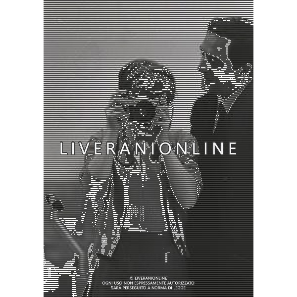 NEG-RETROSPETTIVA RITA PAVONE CANTANTE NELLA FOTO RITA PAVONE OSPITE DELLA TRASMISSIONE “LASCIA O RADDOPPIA“ NELL\'ANNO 1966 AG ALDO LIVERANI SAS